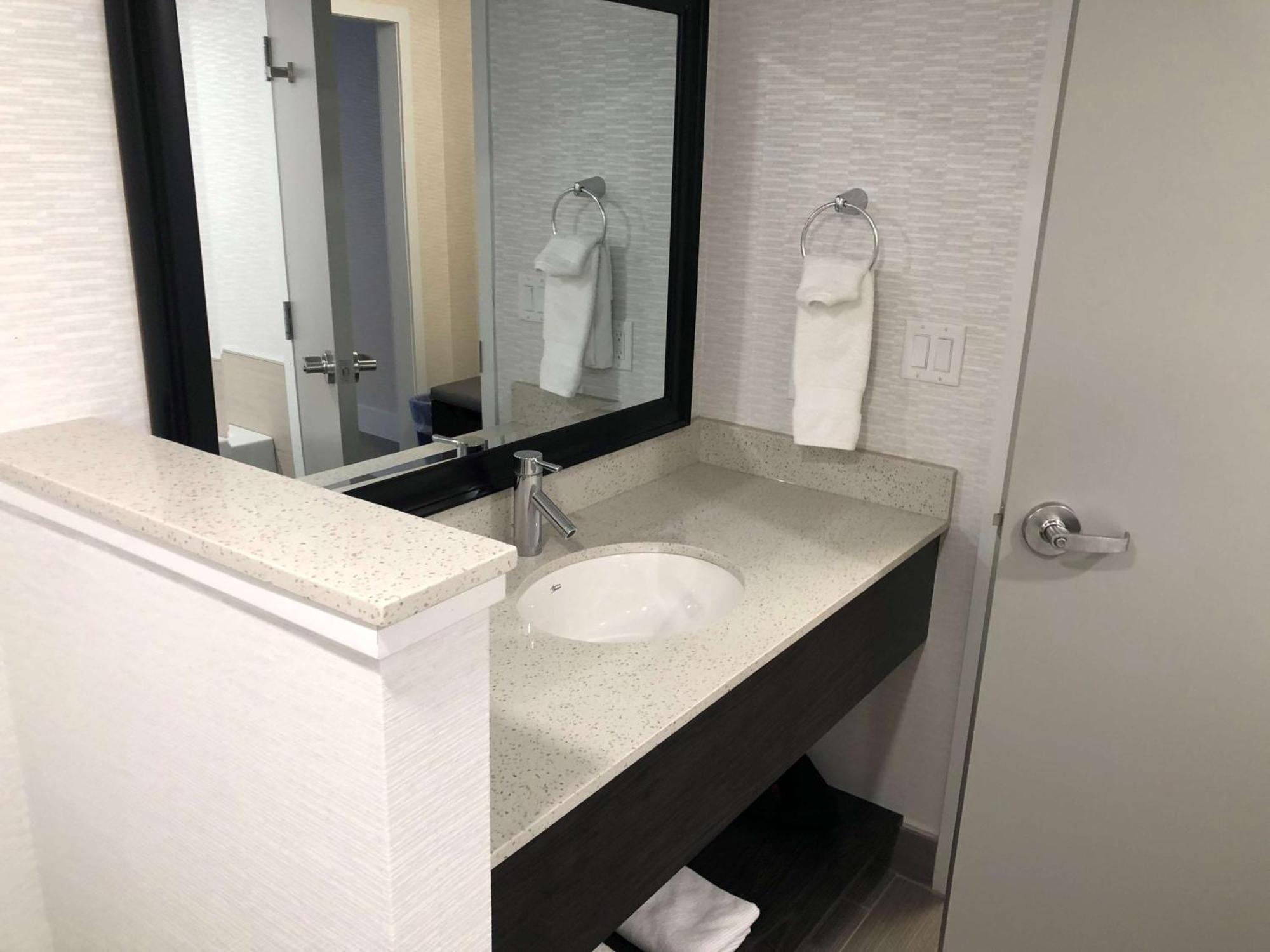 Prestige Treasure Cove Resort, Worldhotels Elite Prince George Zewnętrze zdjęcie